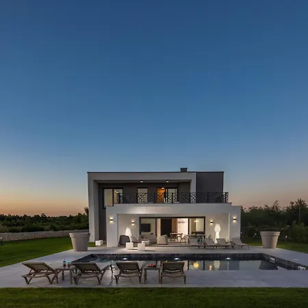 New! Luxury Alta - 50 M 2 Heated Pool Villa Juršići