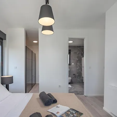 New! Luxury Alta - 50 M 2 Heated Pool