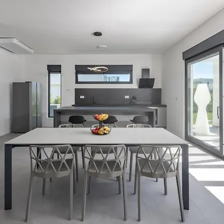 New! Luxury Alta - 50 M 2 Heated Pool Villa