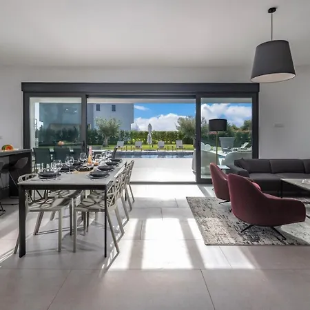 New! Luxury Alta - 50 M 2 Heated Pool * Juršići
