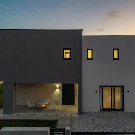 New! Luxury Alta - 50 M 2 Heated Pool Juršići
